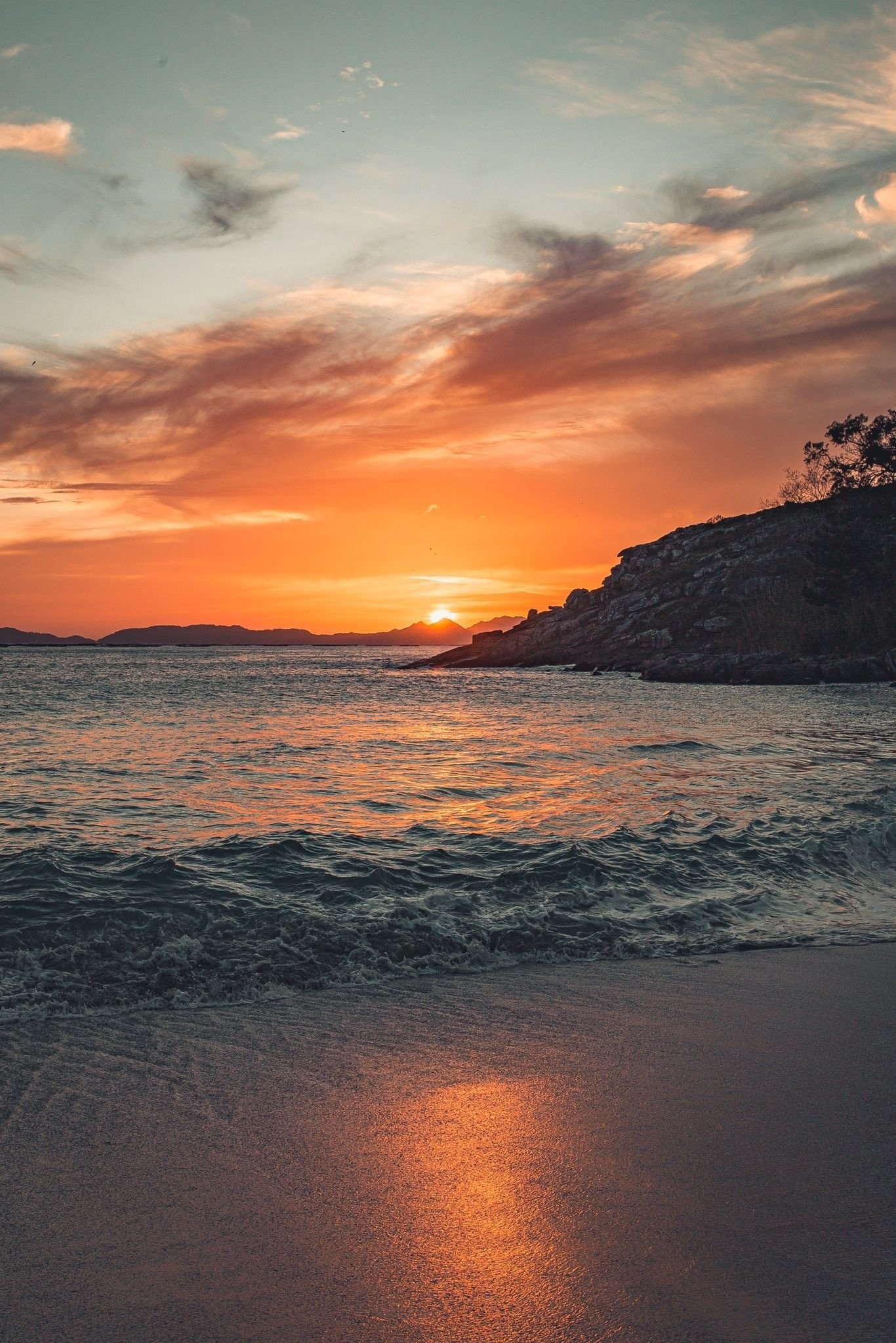 Golden Sunset Over Tranquil Lake Download Wallpapers