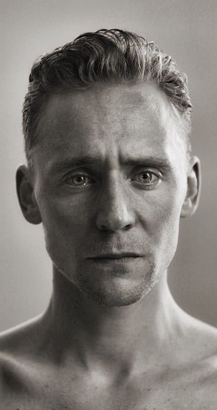 Tom Hiddleston Download Wallpapers
