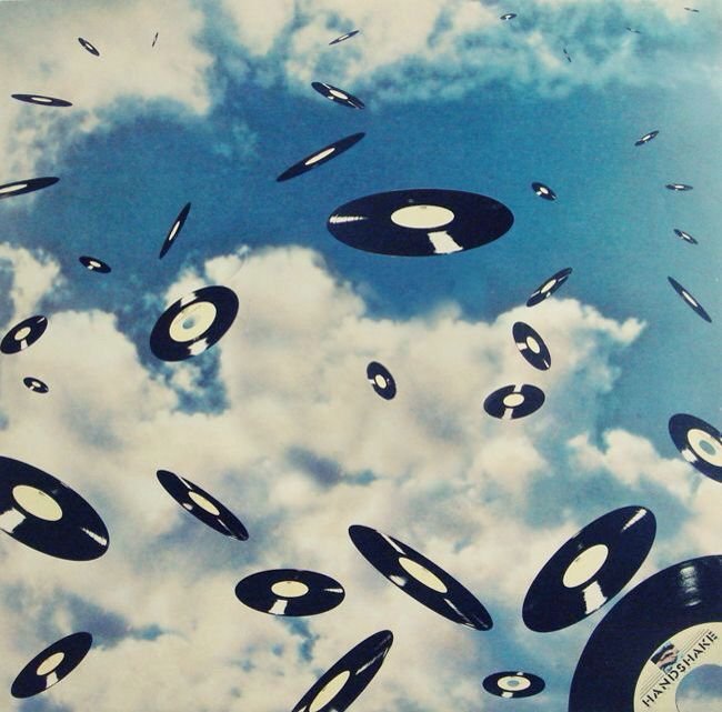 Disk in the air Download Wallpapers